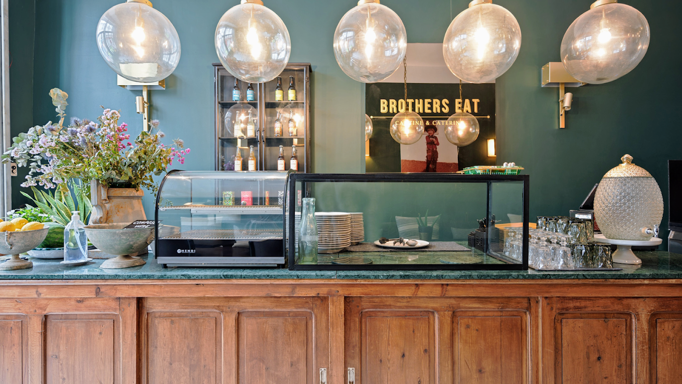 House of Three Brothers — Restaurant in 75010