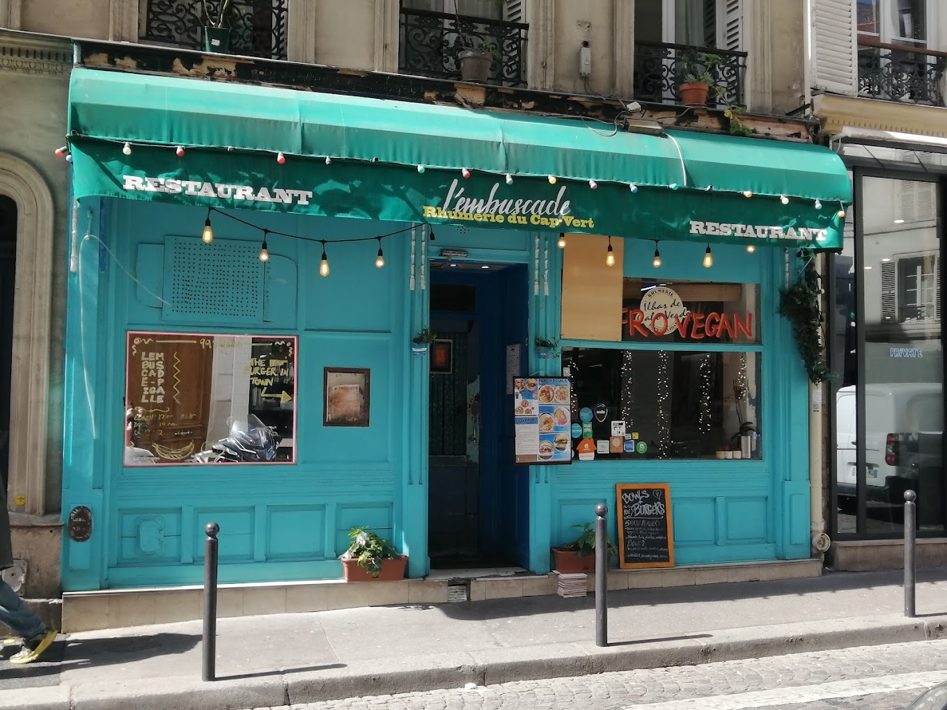 L'embuscade — Restaurant, Bar in 75009